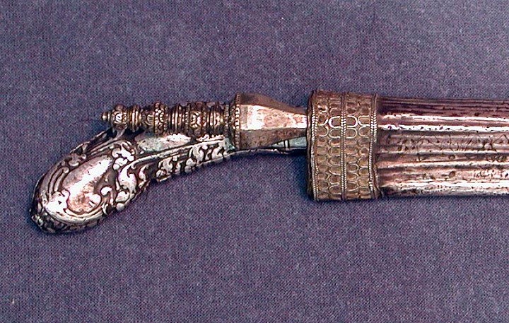 нож и стилус