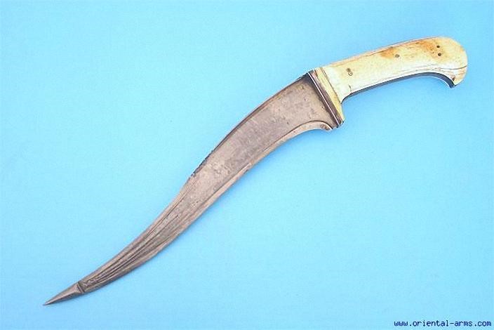 Пешкабз с расширяющимся концом клинка