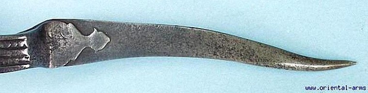 бичва с бронебойным острием