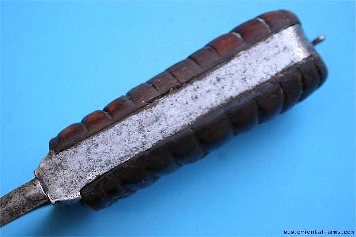 кинжал каруд