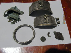 Древнерусские серебрянные псевдовитой браслет и двустворчатый наруч