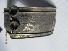 Орнамент, выгравированный на створке ревнерусского серебряного наручак