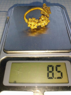 Трехбусинное височное кольцо, золото, филигрань, зернь. 12-13 век