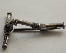 Арбалетоподобная фибула, конец Риской Империи