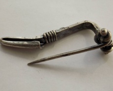 Коленчатая фибула, III-V век н. э.