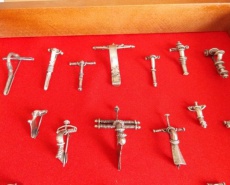 Арбалетоподобные фибулы, II-IV век нашей эры