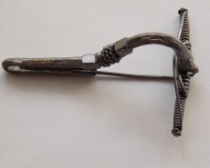 Арбалетоподобная фибула, поздний рим