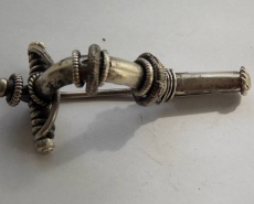 P-образная фибула, III-V век н. э.