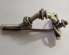 P-образная фибула, III-V век н. э.