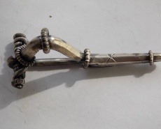 P-образная фибула, III-V век н. э.