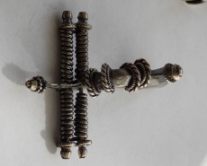 Фибула позднеримского времени с кольцевым декором, двойной пружиной и удлиненным иглоприёмником IV век н. э.