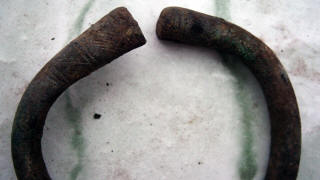 Браслет с расширяющимся концами