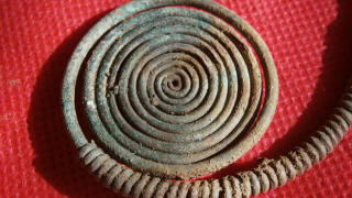 Спиральные завитки славянских височных колец