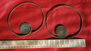 Славянские С-видные височные подвески