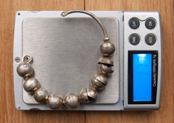 Вес височных колец с бусинами