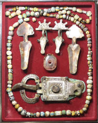 Комплекс женских украшений и деталей костюма крвмских готов