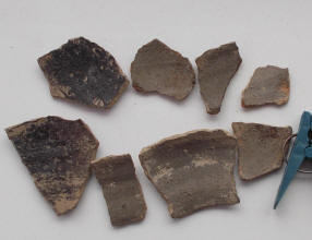 Черепки горшка в котором был клад серебряного пояса