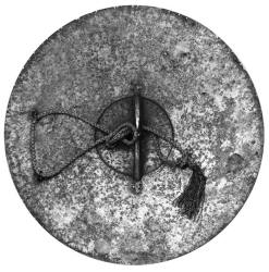 Щит железный. Восток, XVII в. (оборотная сторона)