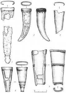 Бронзовые наконечники ножен клинкового оружия