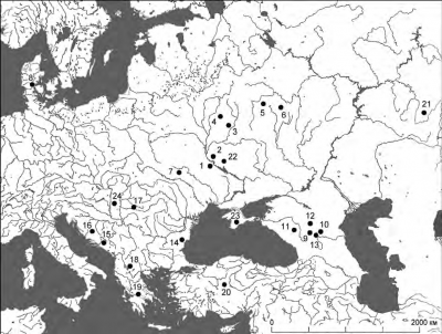 Распространение фигурок «мартыновского типа» и шаблонов для их изготовления (номера соответствуют перечню комплексов): 1 — Мартыновка; 2 — Черкасская обл., клад из коллекции Платонова; 3 — Трубчевск,; 4 — Дегтяревка; 5 — Серпуховский р-н Московской обл., находка 2008 г.; 6 — Шиловский р-н Рязанской обл; 7 — Самчинцы; 8 — Нюдам; 9 — Кобань; 10 — Камунта; 11 — Преградная; 12 — гора Кугуль; 13 — Галайты; 14 — Южная Добруджа; 15 — Читлук; 16 — Бискупие; 17 — Фёнлак; 18 — Велестинон; 19 — Коринф; 20 — Сарды; 21 — Ново-Биккино; 22 — Черкасский или Чигиринский уезд, случайная находка; 23 — Лучистое; 24 — Тисафюред «Мартыновские фигурки»: 1, 2, 3, 5 — в составе кладов; 8, 14 — случайные находки; 6, 11, 12, 13, 21 — в составе погребальных комплексов; 7, 19 — в культурном слое поселений. Шаблоны для изготовления фигурок: 4, 9, 10, 15 — случайные находки; 16, 18 — в составе кладов; 17 — в погребальном комплексе, 20 — в культурном слое поселения. Подвески типа «мартыновский человечек в круге»: 22 — случайная находка; 23, 24 — в составе погребальных комплексов