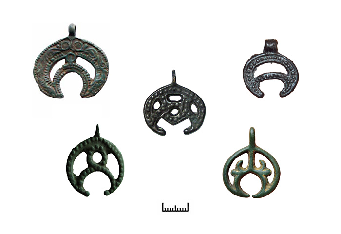 Древни обереги - прорезные лунницы