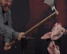 удар обухом секиры