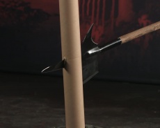 шип алебарды в действии