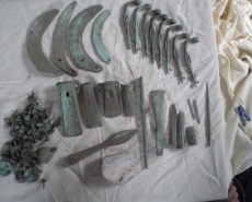 Клад бронзовых изделий культуры Ноуа XIV-XIII вв. до н.э.